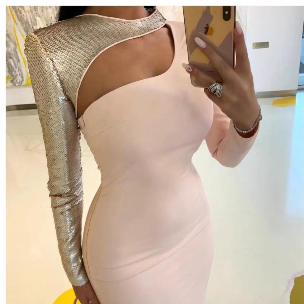 Dress - Picture 3 of 3